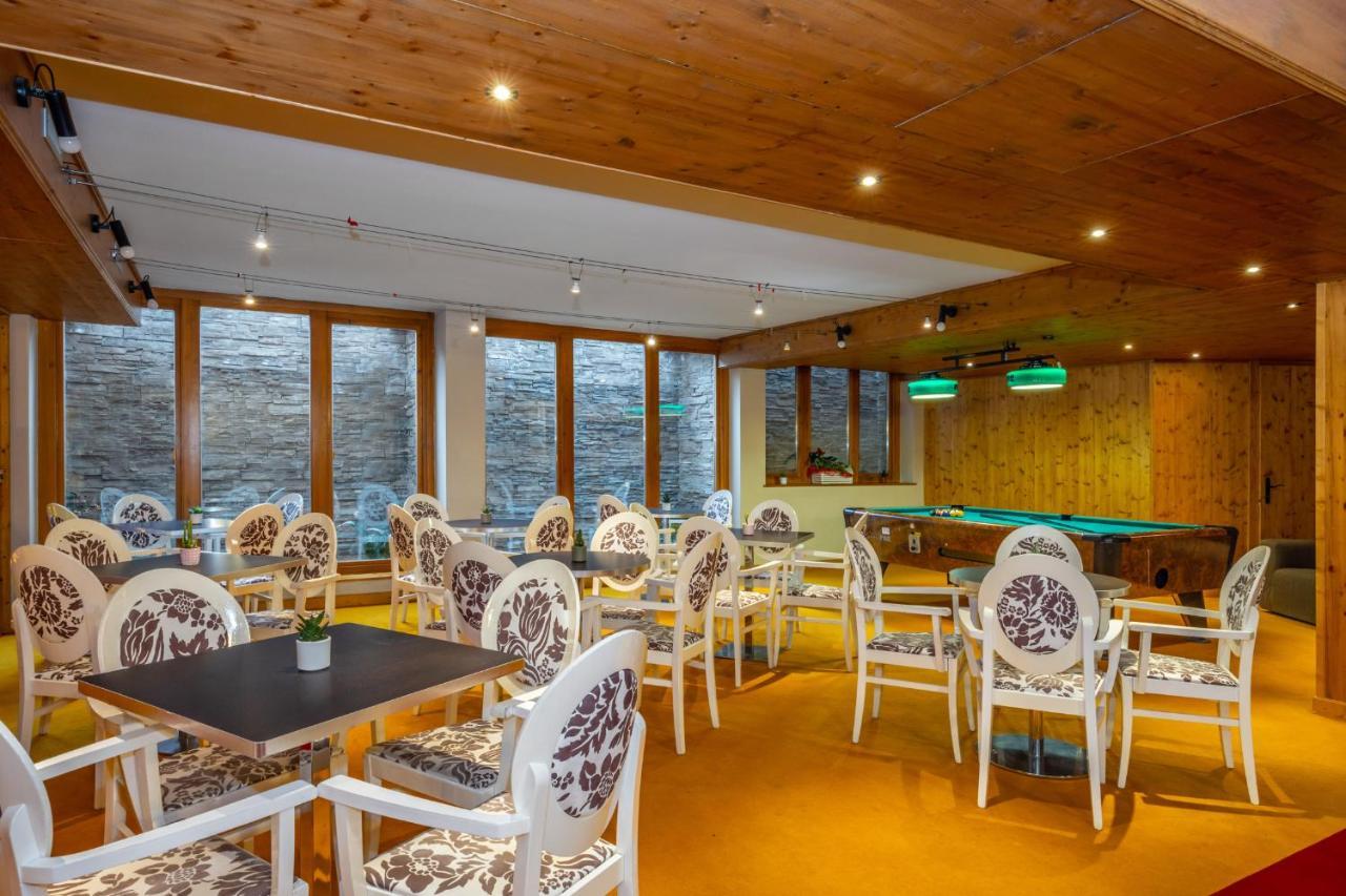 Hotel Piandineve Passo del Tonale Bagian luar foto