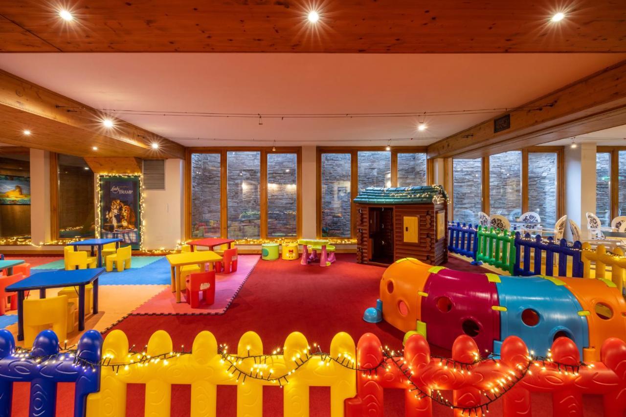 Hotel Piandineve Passo del Tonale Bagian luar foto