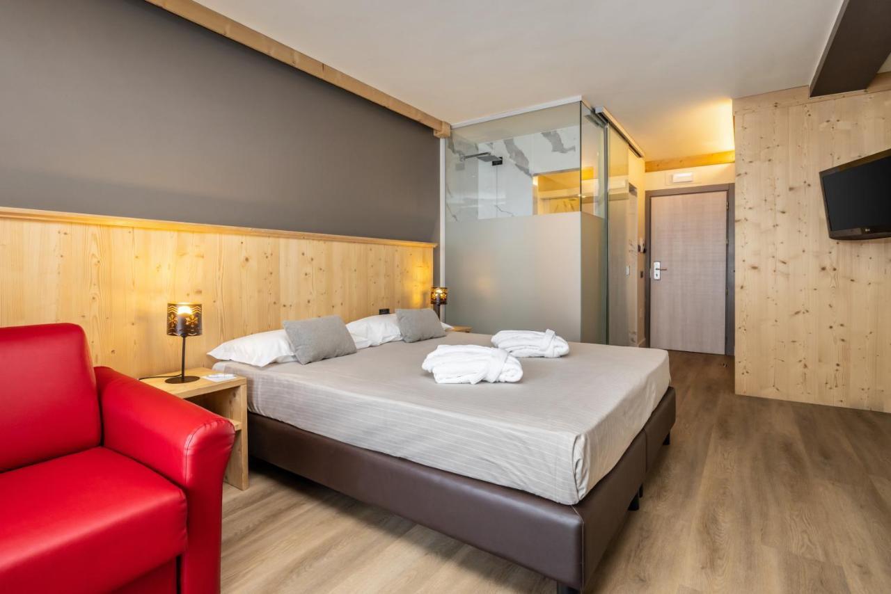 Hotel Piandineve Passo del Tonale Bagian luar foto