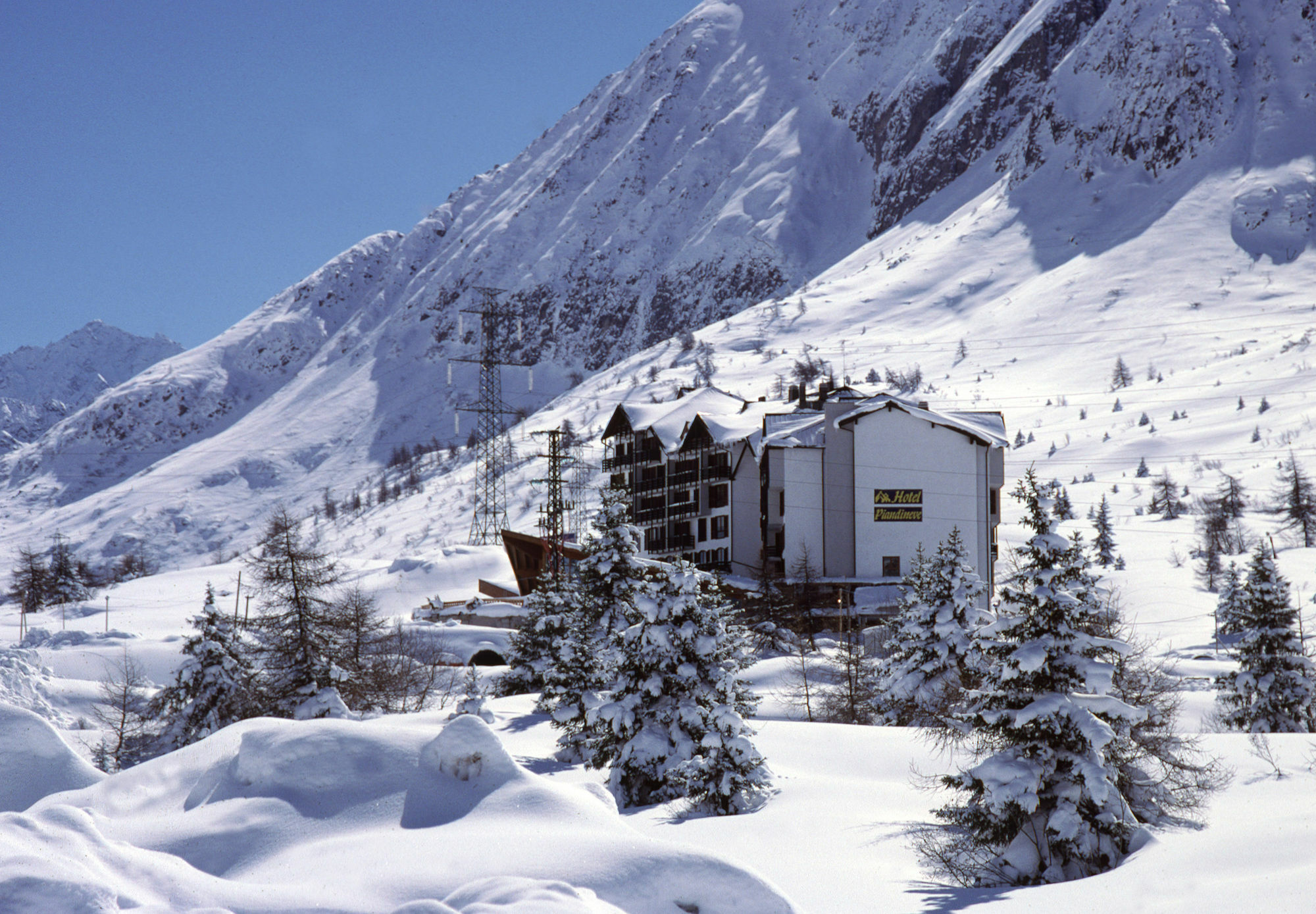 Hotel Piandineve Passo del Tonale Bagian luar foto