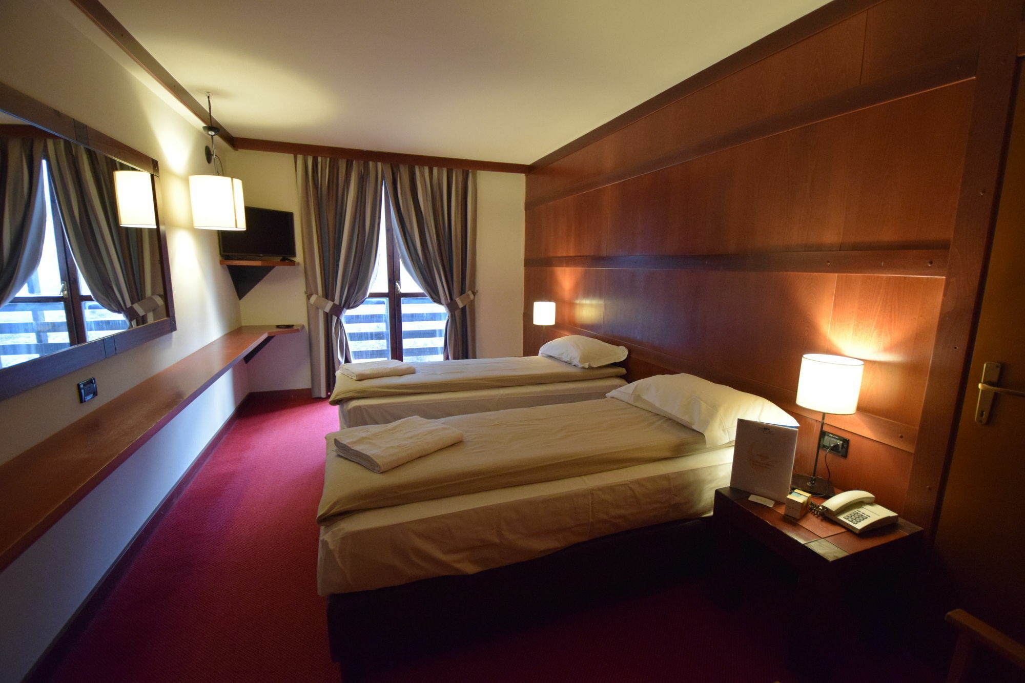Hotel Piandineve Passo del Tonale Bagian luar foto